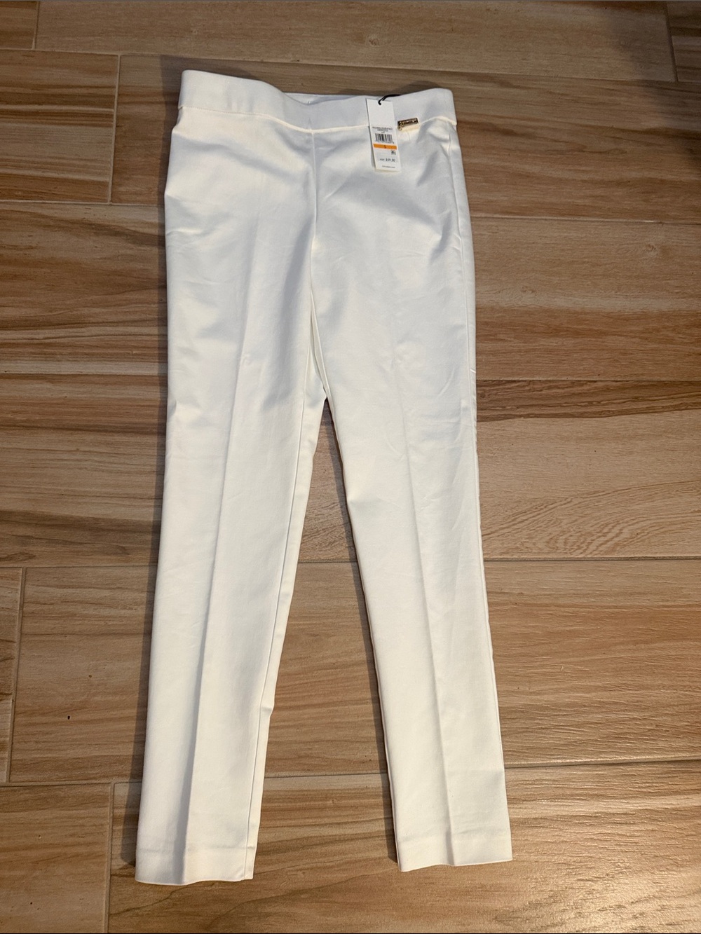 Calvin Klein White Straight-Leg Slimming stretch adorable go to Pants!